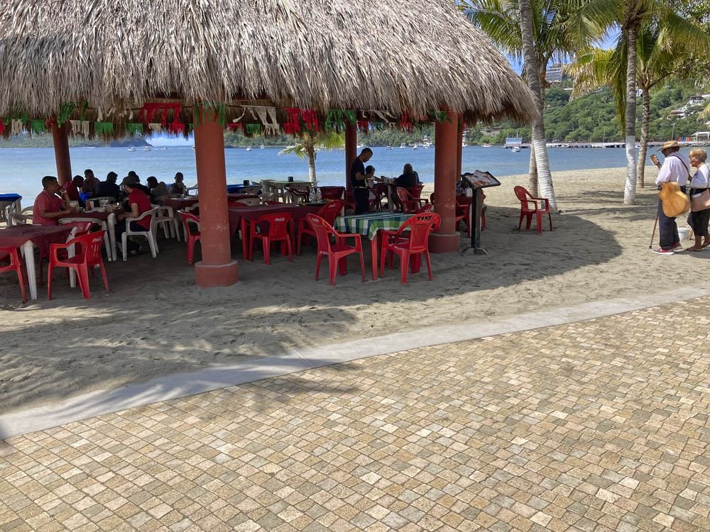 Restaurante Casa Arcadia en Playa Principal